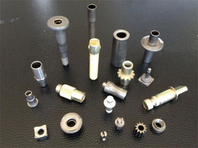 河北精拓 專注模具生產(chǎn)，夯實緊固件發(fā)展根基